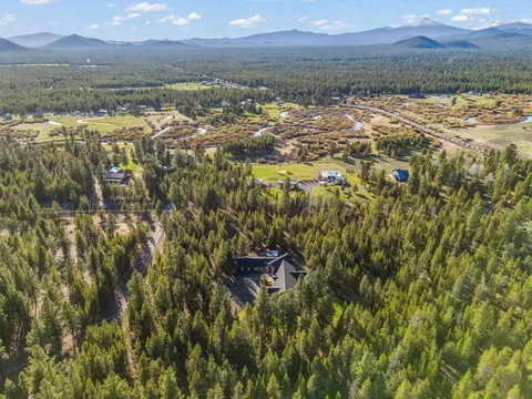 View/Area - 55550 Heidi Ct, Bend, OR 97707 photo 2 of 2