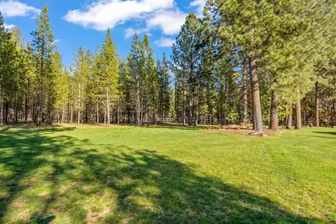 Exterior - 55550 Heidi Ct, Bend, OR 97707 photo 9 of 10