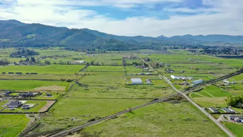 View/Area - 411 Hartley Rd, Phoenix, OR 97535 photo 5 of 5