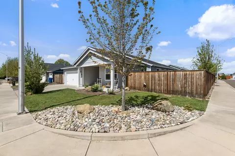 3949 Connor Dr, White City, OR 97503