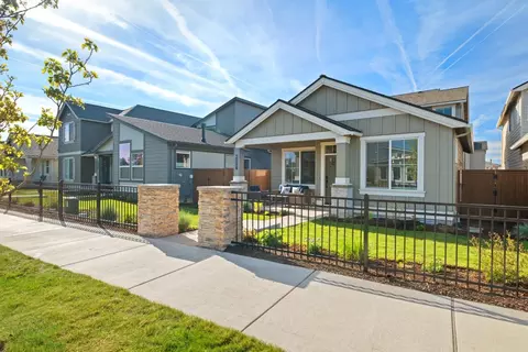 20867 SE Caldera Dr, Bend, OR 97702
