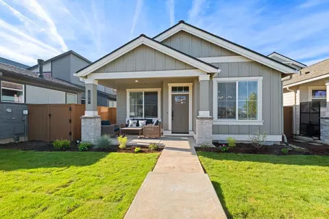 20867 SE Caldera Dr, Bend, OR 97702