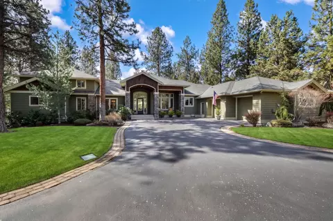 16923 Royal Coachman Dr, Sisters, OR 97759