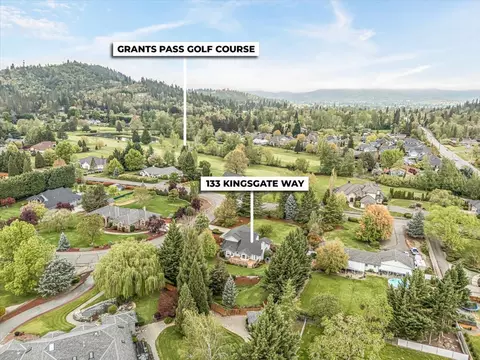 133 Kingsgate Way, Grants Pass, OR 97527