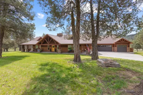 1164 Paper Birch Way, Klamath Falls, OR 97601