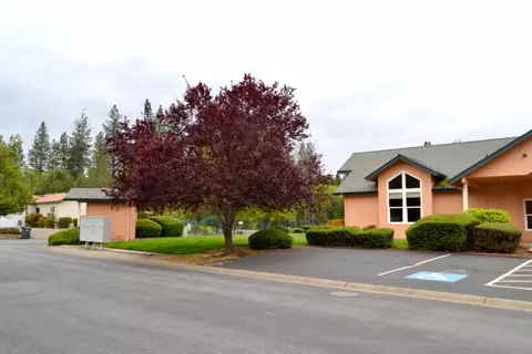 221 Red Cedar Ln, Cave Junction, OR 97523 photo 4