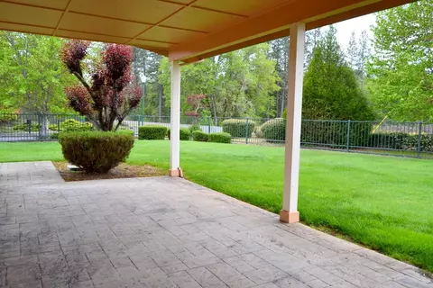 233 Red Cedar Ln, Cave Junction, OR 97523 photo 17