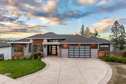 32 Pebble Creek Dr, Eagle Point, OR 97524