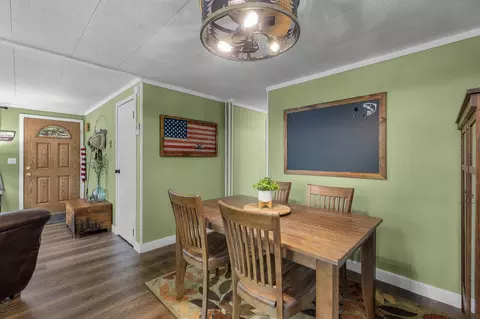 Dining - 15003 River Loop Dr E, Bend, OR 97707 photo 2 of 2