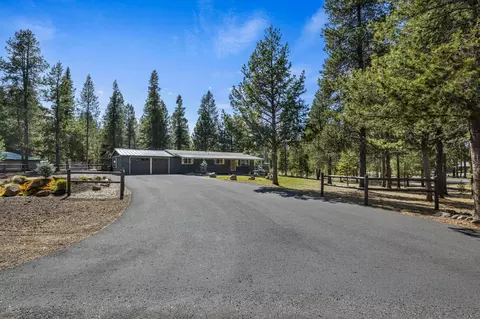 15003 E River Loop Dr E, Bend, OR 97707
