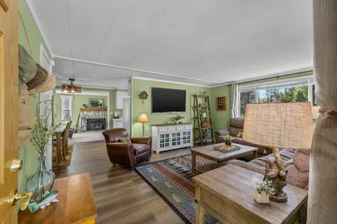 Living - 15003 River Loop Dr E, Bend, OR 97707 photo 2 of 3
