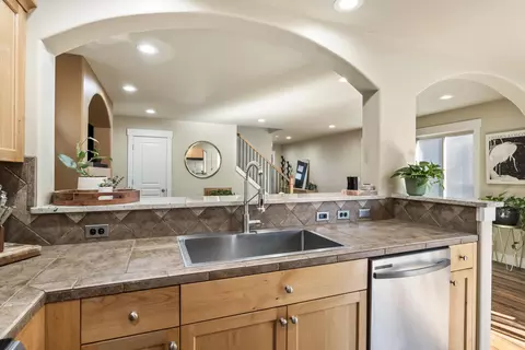 Kitchen - 63137 Britta St, Bend, OR 97703 photo 3 of 3