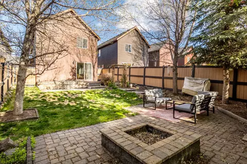 Exterior - 63137 Britta St, Bend, OR 97703 photo 7 of 11
