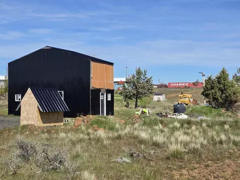 48712 B St, Shaniko, OR 97057