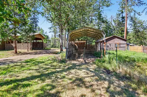 Exterior - 5835 Rogue River Dr, Eagle Point, OR 97524 photo 3 of 11