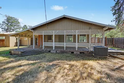 Exterior - 5835 Rogue River Dr, Eagle Point, OR 97524 photo 6 of 11