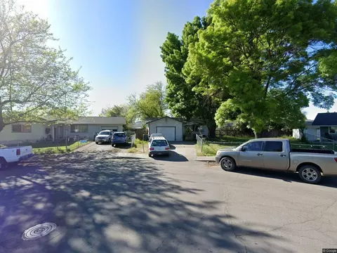 2417 Flanders St, White City, OR 97503