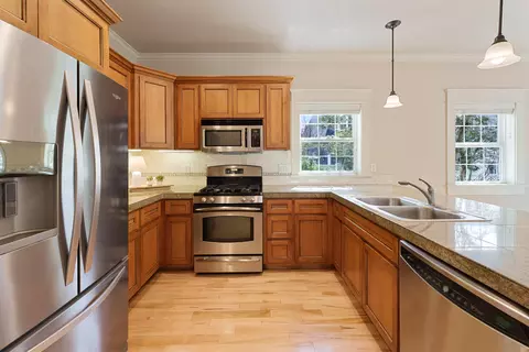 Kitchen - 3384 NE Wild Rivers Loop, Bend, OR 97701 photo 2 of 4