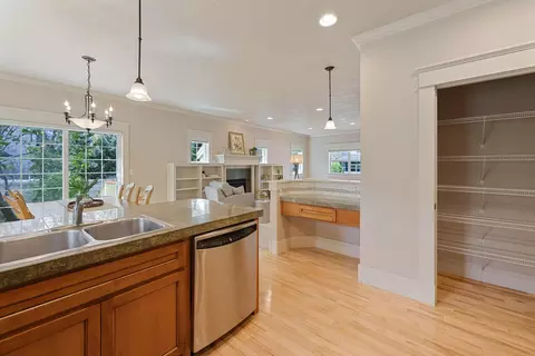 Kitchen - 3384 NE Wild Rivers Loop, Bend, OR 97701 photo 4 of 4
