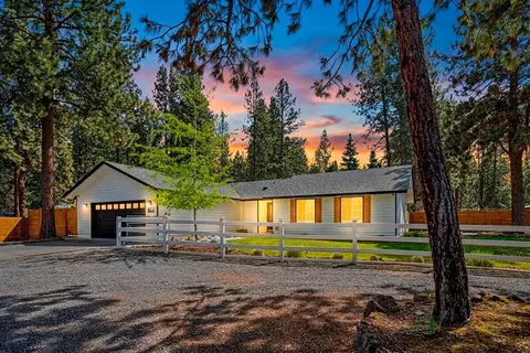 18961 River Woods Dr, Bend, OR 97702
