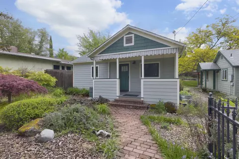 1417 NW Washington Blvd, Grants Pass, OR 97526