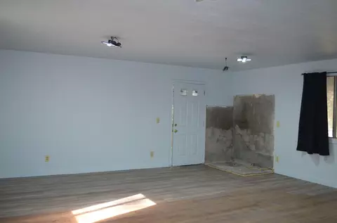 Living - 132 Ozmar Ln, Crescent, OR 97733 photo 5 of 5
