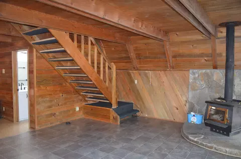 Living - 132 Ozmar Ln, Crescent, OR 97733 photo 4 of 5