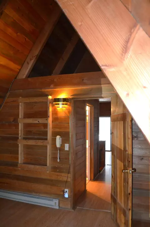 Entry Way - 132 Ozmar Ln, Crescent, OR 97733 photo 5 of 6
