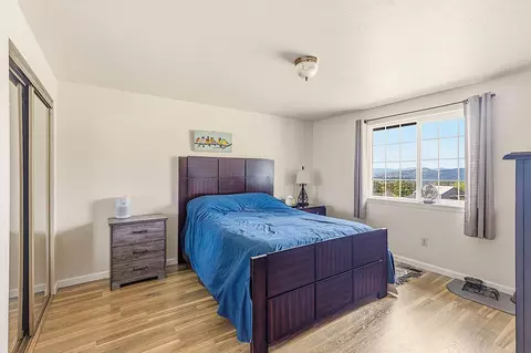 Bedroom - 587 Summit Loop, Grants Pass, OR 97527 photo 3 of 3