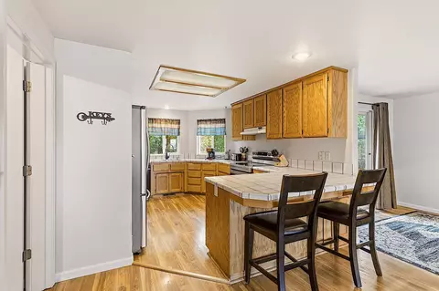 Kitchen - 587 Summit Loop, Grants Pass, OR 97527 photo 2 of 5