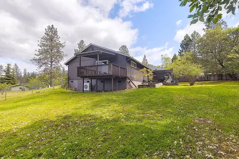 Exterior - 587 Summit Loop, Grants Pass, OR 97527 photo 23 of 28