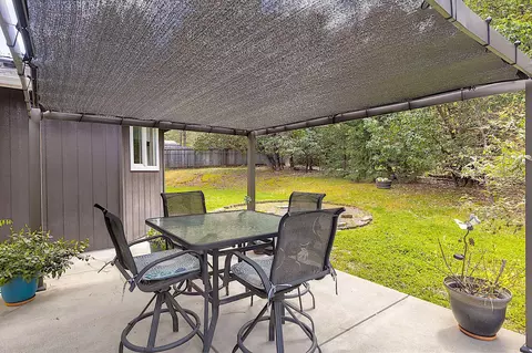 Exterior - 587 Summit Loop, Grants Pass, OR 97527 photo 15 of 28