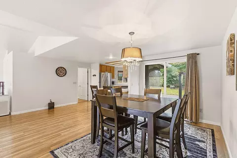 Dining - 587 Summit Loop, Grants Pass, OR 97527 photo 1 of 2