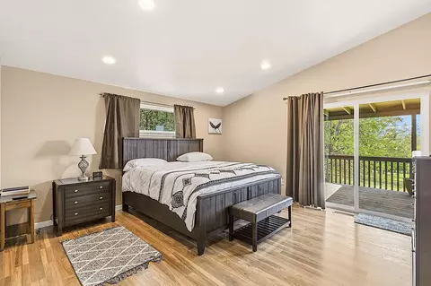 Bedroom - 587 Summit Loop, Grants Pass, OR 97527 photo 1 of 3