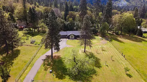 Other - 587 Summit Loop, Grants Pass, OR 97527 photo 10 of 11