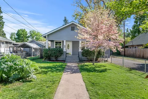 1028 E 11th St, Medford, OR 97504