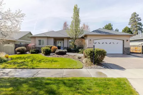 2241 SE Pilatus Ln, Bend, OR 97702