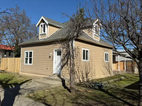 329 S Grape St, Medford, OR 97501