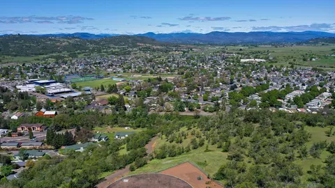 374 Avalon Ter, Eagle Point, OR 97524 photo 9