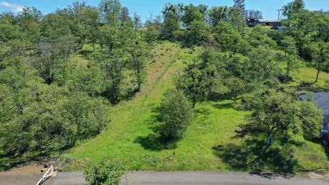 374 Avalon Ter, Eagle Point, OR 97524 photo 3