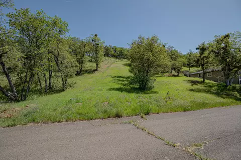 374 Avalon Ter, Eagle Point, OR 97524