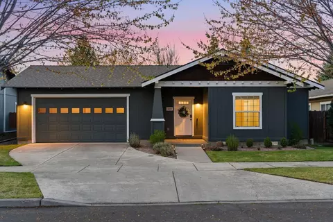 2217 NW Cedar Ave, Redmond, OR 97756