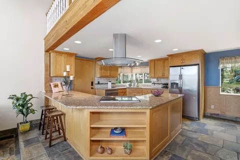 Kitchen - 3850 E Antelope Rd, Eagle Point, OR 97524 photo 1 of 2