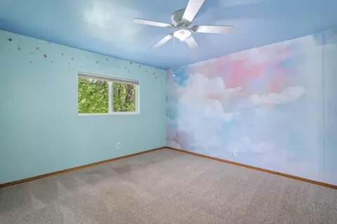 Bedroom - 3850 E Antelope Rd, Eagle Point, OR 97524 photo 4 of 6