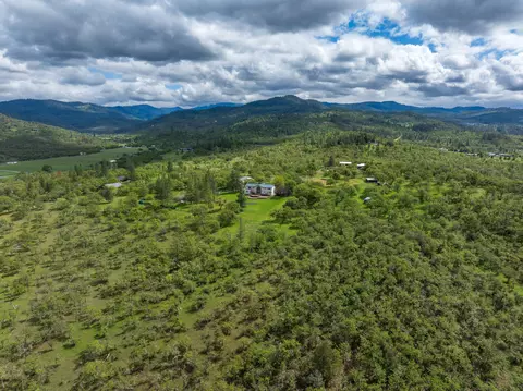 View/Area - 3850 E Antelope Rd, Eagle Point, OR 97524 photo 4 of 5
