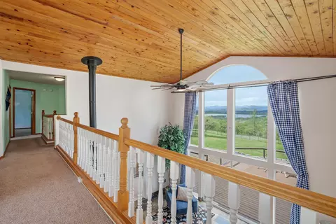 Entry Way - 3850 E Antelope Rd, Eagle Point, OR 97524 photo 2 of 2