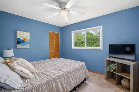 Bedroom - 3850 E Antelope Rd, Eagle Point, OR 97524 photo 6 of 6