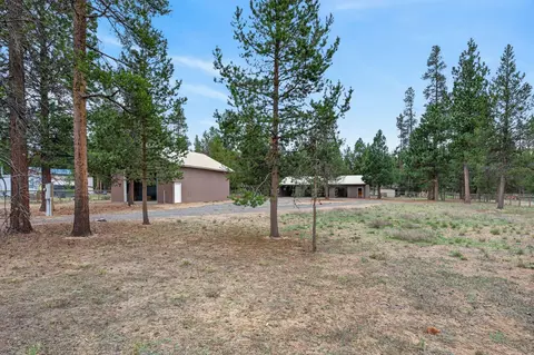 52628 Ammon Rd, La Pine, OR 97739 photo 2