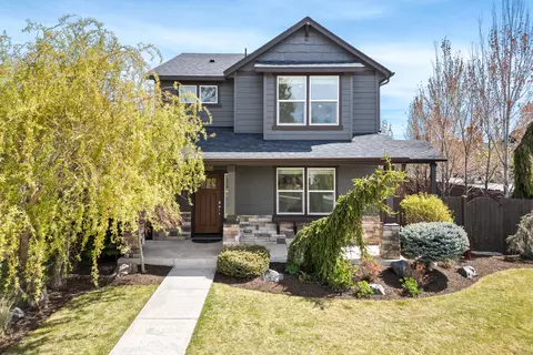 63250 NW Newhall Pl, Bend, OR 97703
