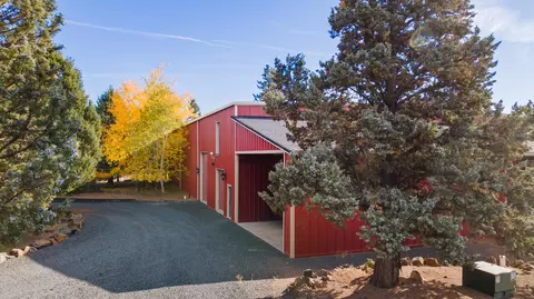 Exterior - 60135 Stirling Dr, Bend, OR 97702 photo 10 of 18